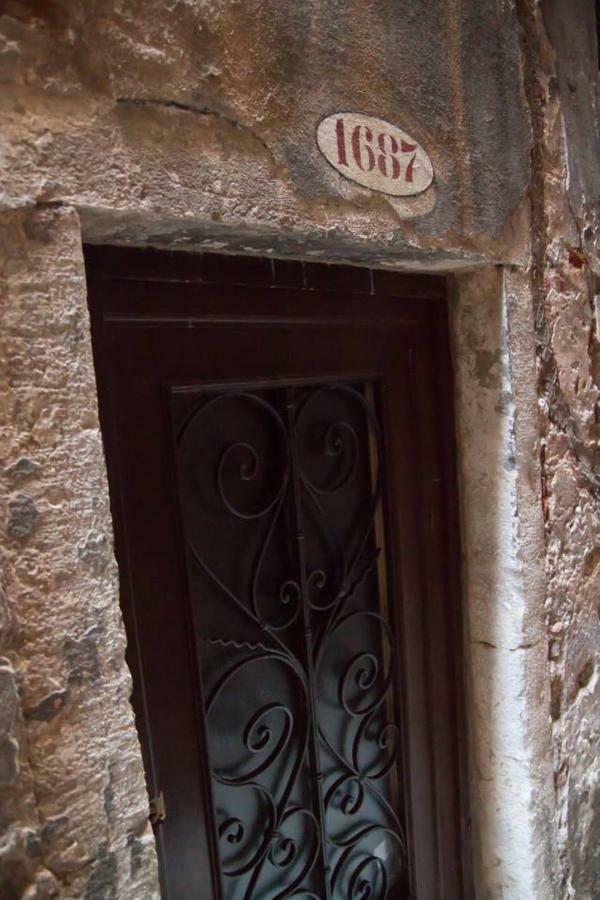 A Couple Of Steps From Rialto Apartment Венеция Екстериор снимка